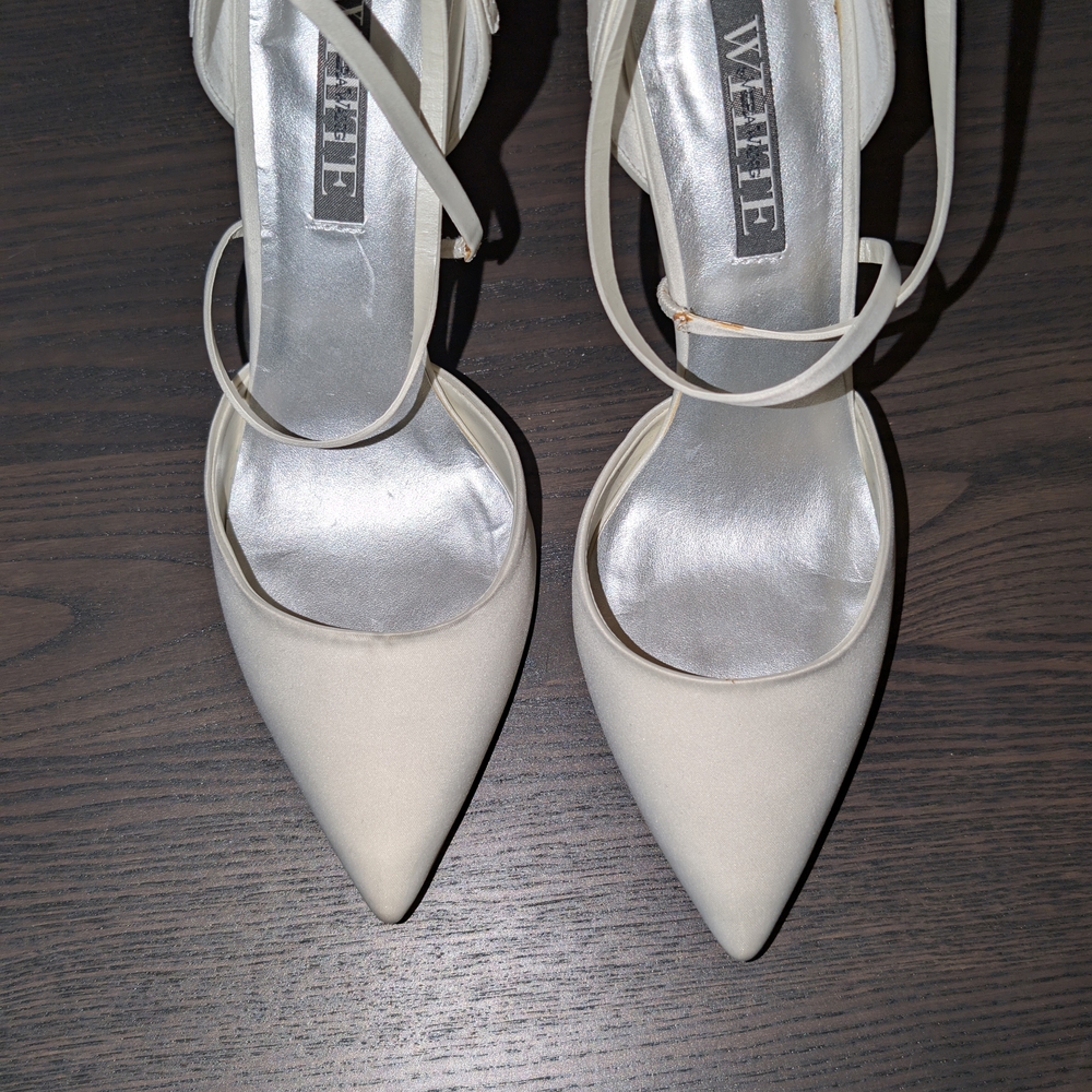 WHIT Cream High-Heeled Pumps with Ankle Strap